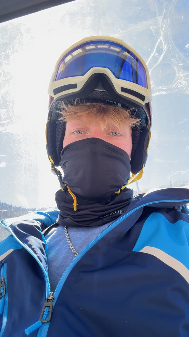 Paul skiing